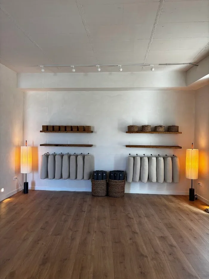 Equipment storage: mats, bolsters and blocks